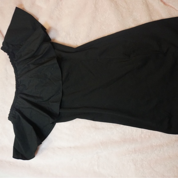 Off shoulder black dress - Picture 4 of 5